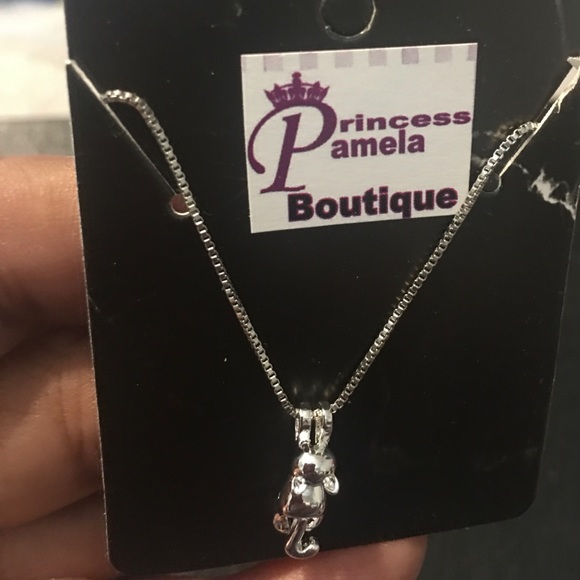 TT-Silver Tone "Hang In There" Cat Pendant Necklace - Picture 2 of 7